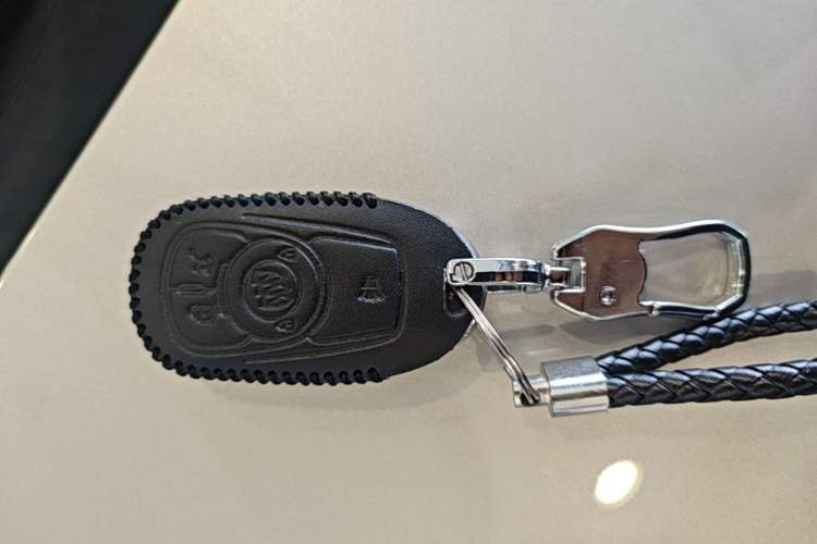 Used Buick GL8 2017 ES 28T Comfort Model China V Standard Vehicle Key