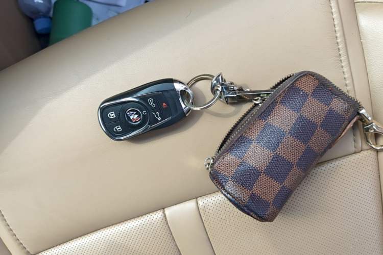 Used Buick GL8 2017 ES 28T Flagship Model China V Standard Vehicle Key