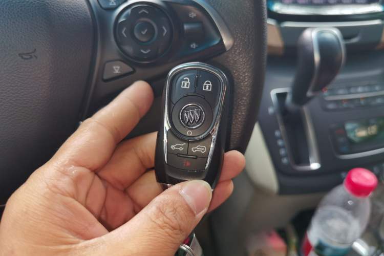 Used Buick GL8 2017 ES 28T Comfort Model China V Standard Vehicle Key