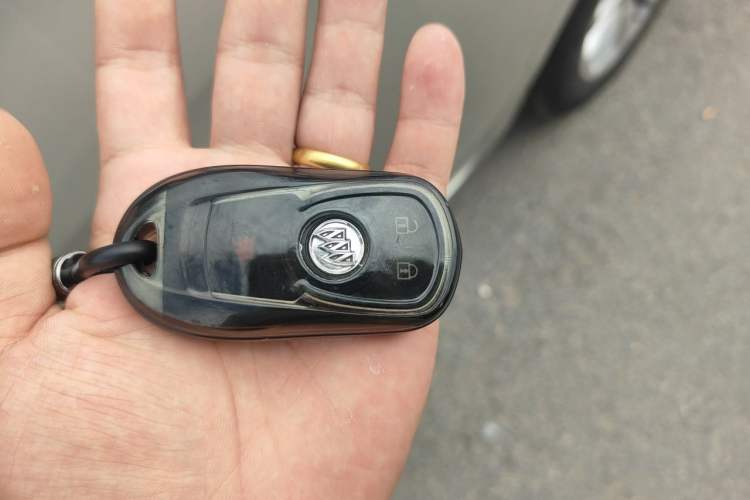 Used Buick GL8 2017 ES 28T Comfort Model China V Standard Vehicle Key