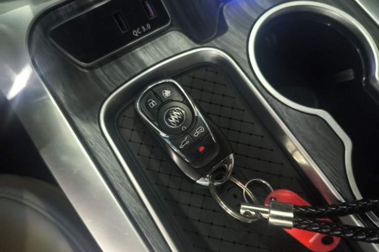 Used Buick GL8 2017 ES 28T Luxury Model China V Standard Vehicle Key
