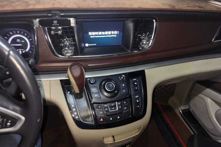Used Buick GL8 2017 25S Comfort Version China V Standard Audio And AC Panel