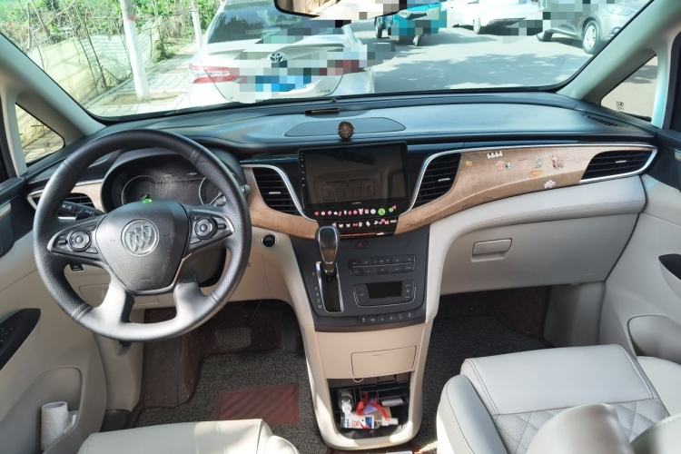 Used Buick GL8 2017 ES 28T Comfort Model China V Standard Center Console