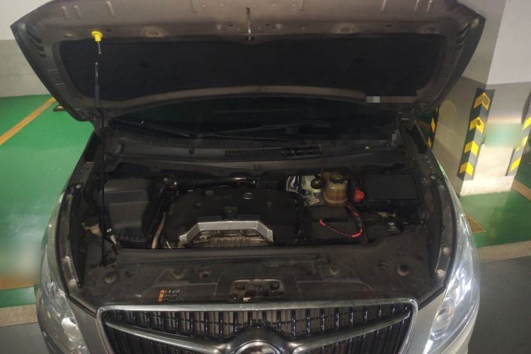 Used Buick GL8 2017 25S Comfort Version China V Standard Engine Bay