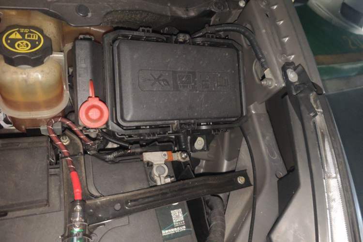 Used Buick GL8 2017 25S Comfort Version China V Standard Engine Bay Left
