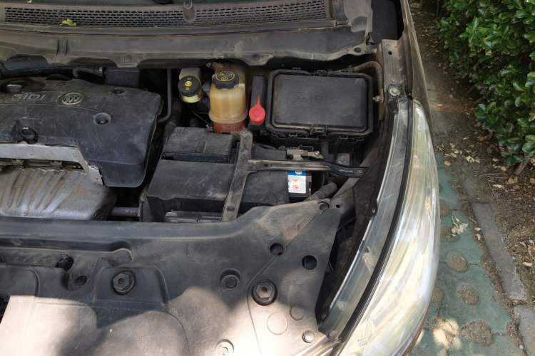 Used Buick GL8 2017 25S Prestige Version China V Standard Engine Bay Left
