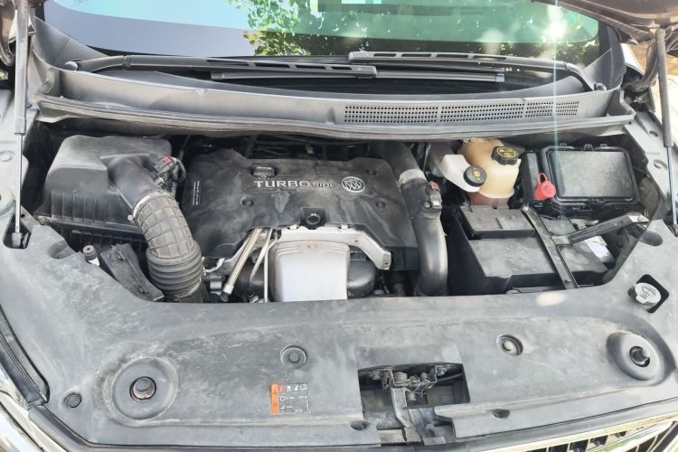 Used Buick GL8 2017 ES 28T Comfort Model China V Standard Engine Bay