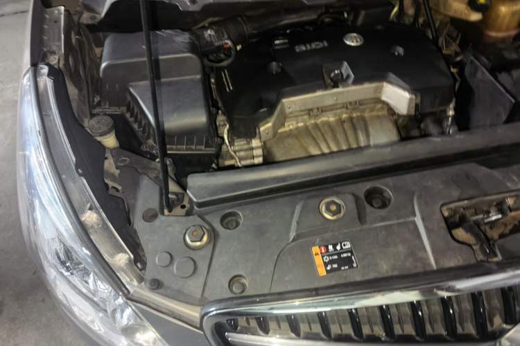 Used Buick GL8 2017 25S Comfort Version China V Standard Engine Bay Right