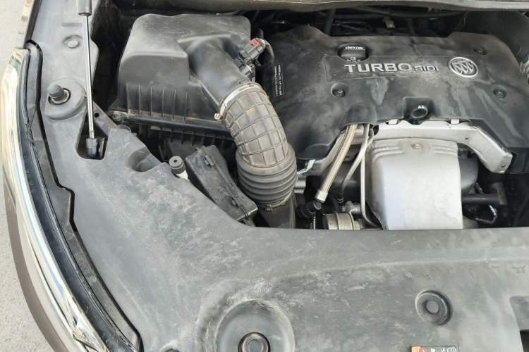 Used Buick GL8 2017 ES 28T Comfort Model China V Standard Engine Bay Right