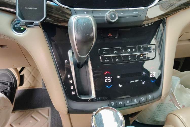 Used Buick GL8 2017 ES 28T Luxury Model China V Standard Gear Lever
