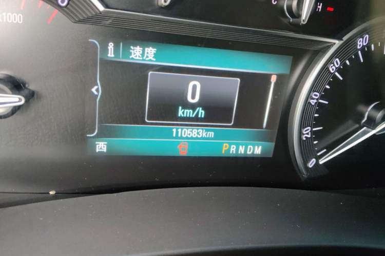 Used Buick GL8 2017 ES 28T Luxury Model China V Standard Odometer Close Up