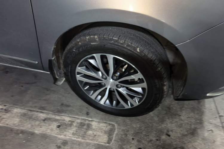 Used Buick GL8 2017 25S Comfort Version China V Standard Right Front Wheel Hub