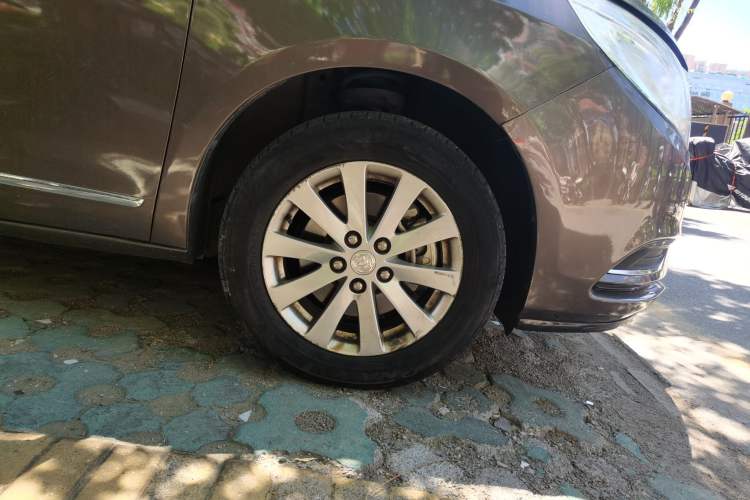 Used Buick GL8 2017 25S Prestige Version China V Standard Right Front Wheel Hub