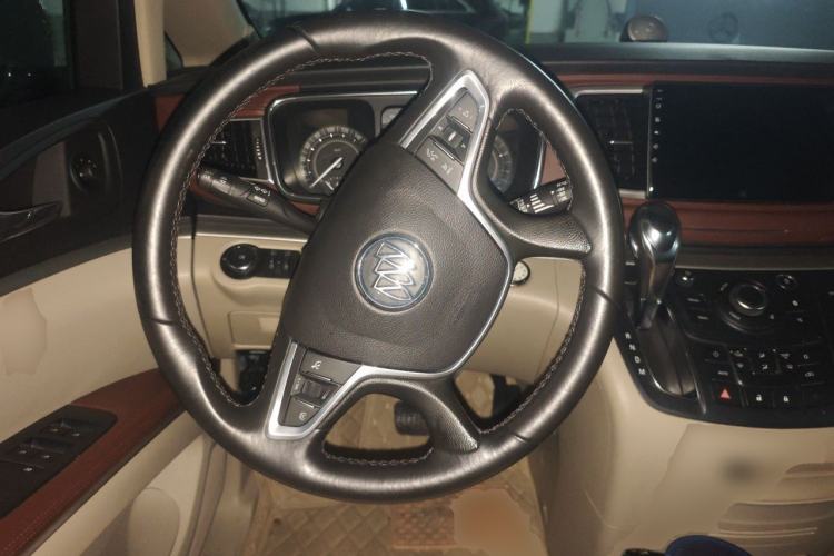 Used Buick GL8 2017 25S Comfort Version China V Standard Steering Wheel