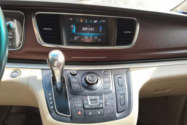 Used Buick GL8 2017 25S Prestige Version China V Standard Audio And AC Panel
