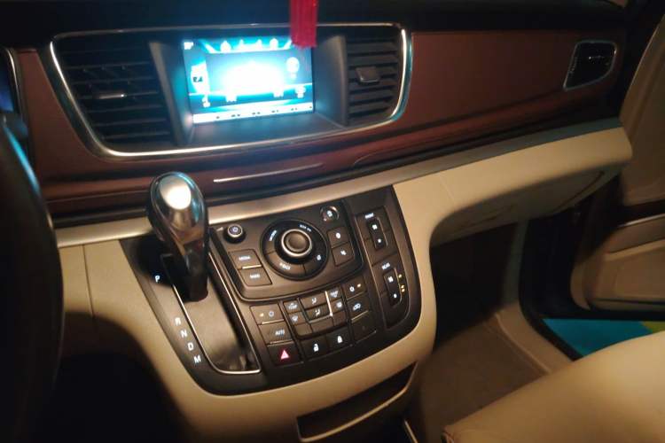 Used Buick GL8 2017 25S Comfort Version China V Standard Audio And AC Panel