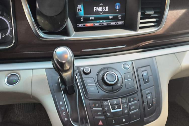 Used Buick GL8 2017 25S Comfort Version China V Standard Audio And AC Panel
