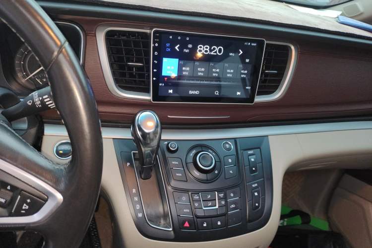 Used Buick GL8 2017 25S Luxury Version China V Standard Audio And AC Panel