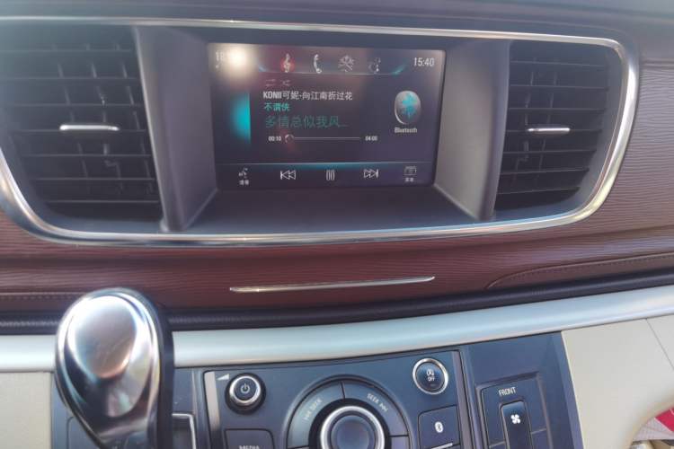 Used Buick GL8 2017 25S Luxury Version China V Standard Audio And AC Panel