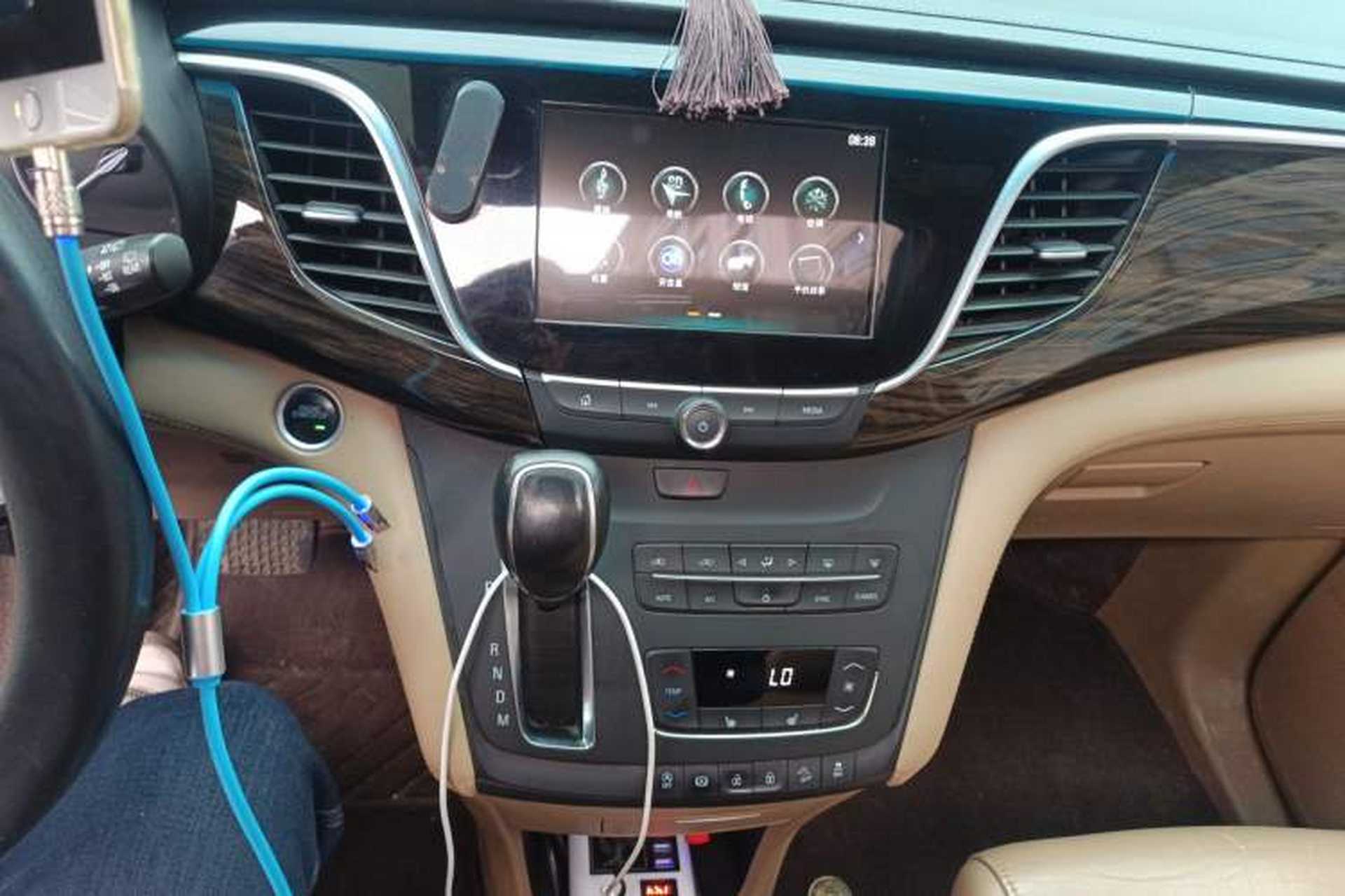 Used Buick GL8 2017 ES 28T Premium Version China V Standard Audio And AC Panel