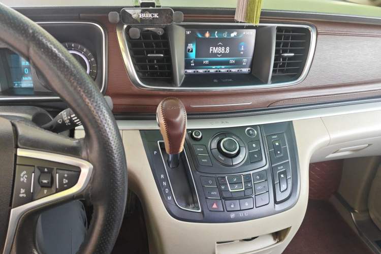 Used Buick GL8 2017 25S Comfort Version China V Standard Audio And AC Panel