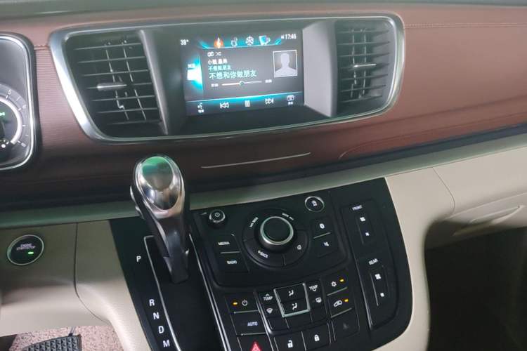 Used Buick GL8 2017 25S Comfort Version China V Standard Audio And AC Panel
