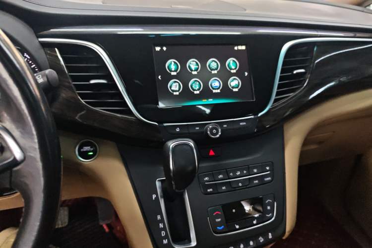 Used Buick GL8 2017 ES 28T Premium Version China V Standard Audio And AC Panel
