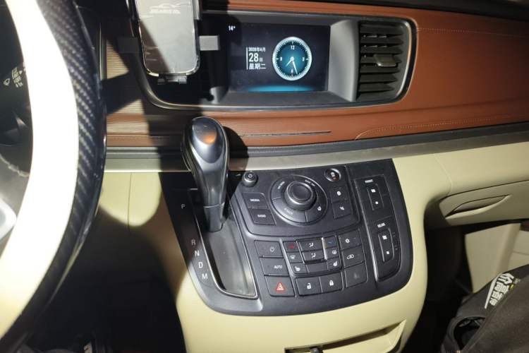 Used Buick GL8 2017 25S Prestige Version China V Standard Audio And AC Panel