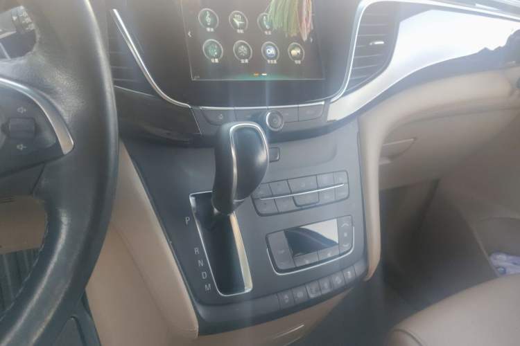Used Buick GL8 2017 ES 28T Premium Version China V Standard Audio And AC Panel