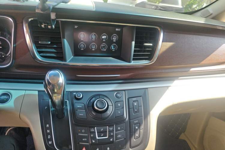 Used Buick GL8 2017 25S Prestige Version China V Standard Audio And AC Panel