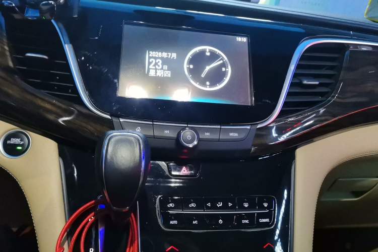 Used Buick GL8 2017 ES 28T Luxury Model China V Standard Audio And AC Panel