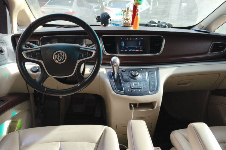 Used Buick GL8 2017 25S Prestige Version China V Standard Center Console