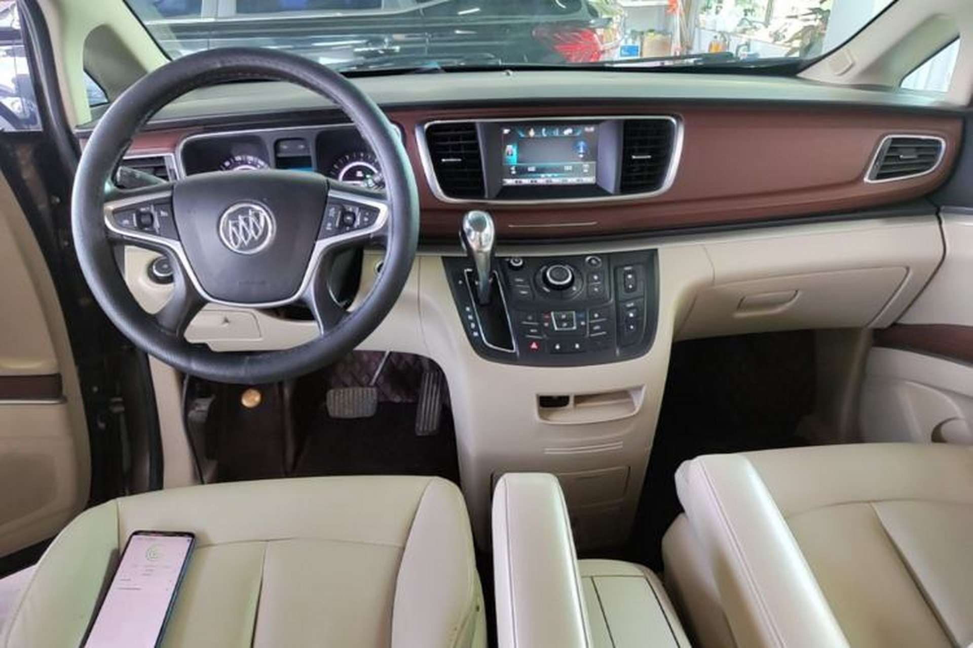 Used Buick GL8 2017 25S Luxury Version China V Standard Center Console