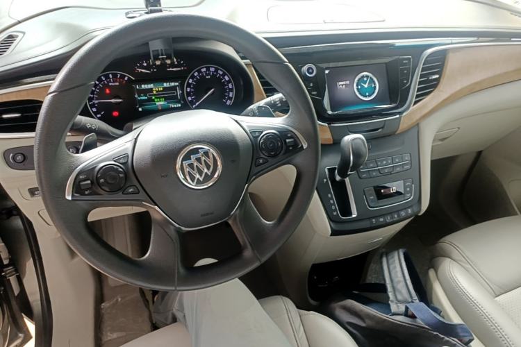 Used Buick GL8 2017 ES 28T Comfort Model China V Standard Center Console