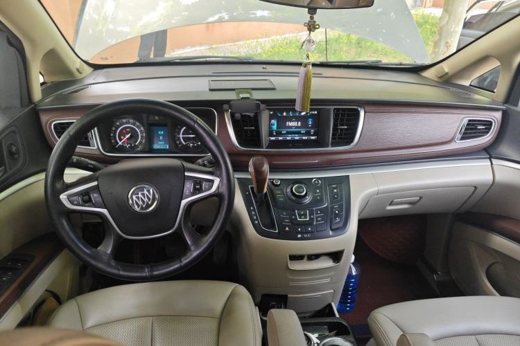 Used Buick GL8 2017 25S Comfort Version China V Standard Center Console
