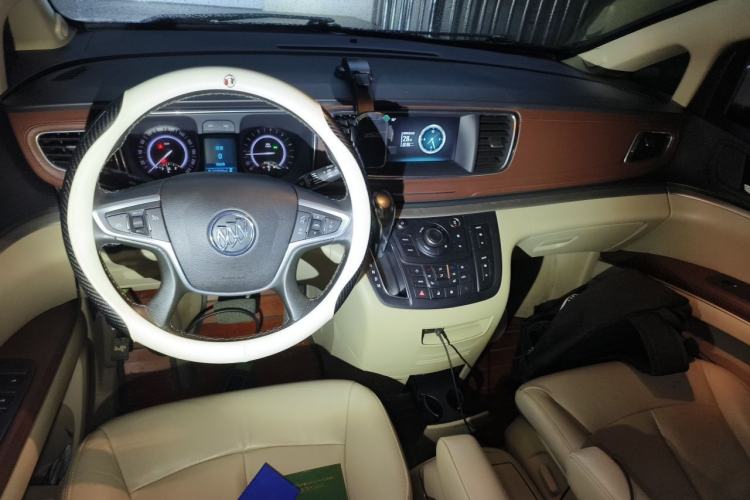 Used Buick GL8 2017 25S Prestige Version China V Standard Center Console