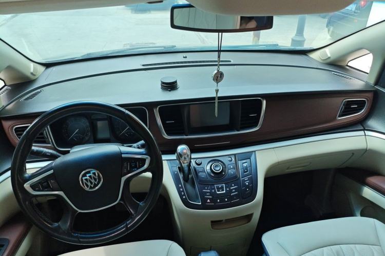 Used Buick GL8 2017 25S Luxury Version China V Standard Center Console
