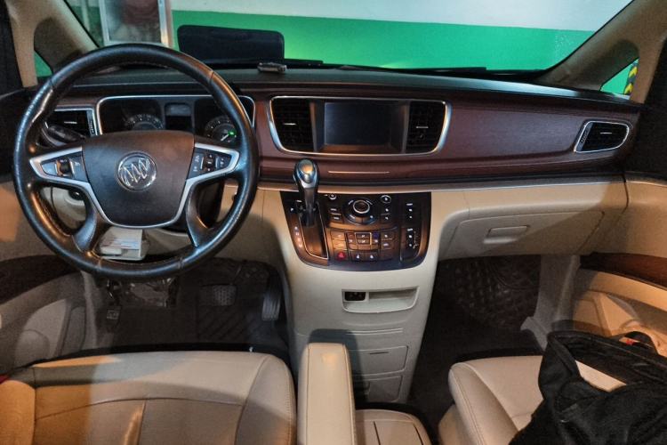 Used Buick GL8 2017 25S Luxury Version China V Standard Center Console