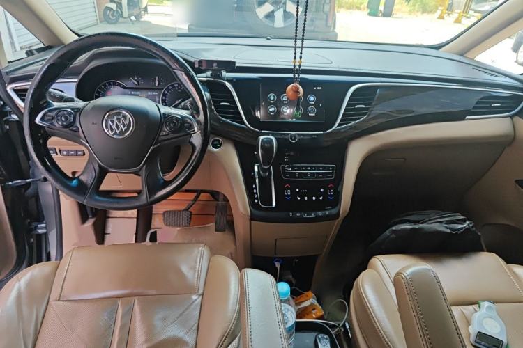 Used Buick GL8 2017 ES 28T Flagship Model China V Standard Center Console