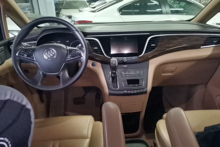 Used Buick GL8 2017 ES 28T Premium Version China V Standard Center Console