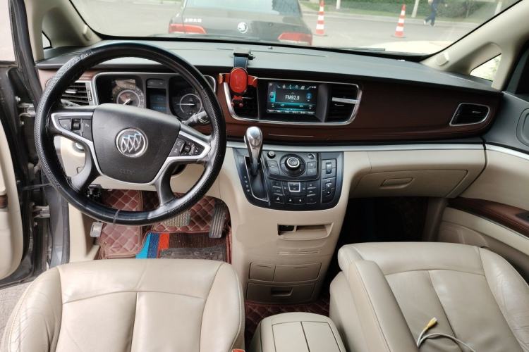 Used Buick GL8 2017 25S Luxury Version China V Standard Center Console
