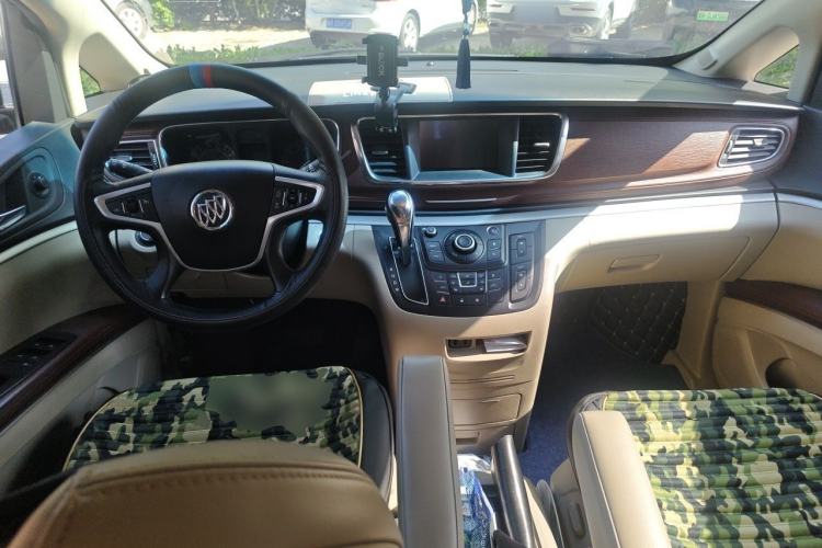 Used Buick GL8 2017 25S Prestige Version China V Standard Center Console