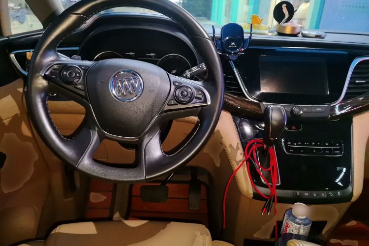 Used Buick GL8 2017 ES 28T Luxury Model China V Standard Center Console
