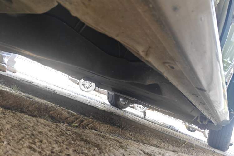 Used Buick GL8 2017 25S Comfort Version China V Standard Chassis Front Left