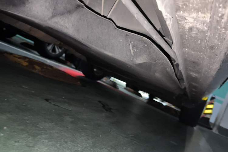 Used Buick GL8 2017 25S Luxury Version China V Standard Chassis Front Left