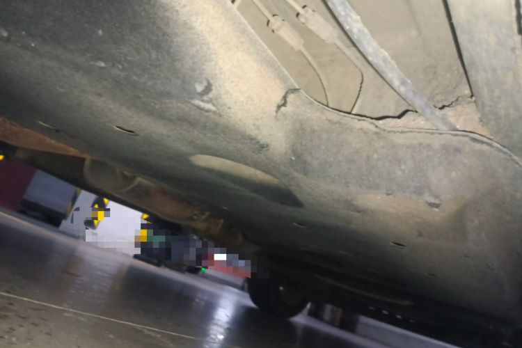 Used Buick GL8 2017 25S Prestige Version China V Standard Chassis Front Left