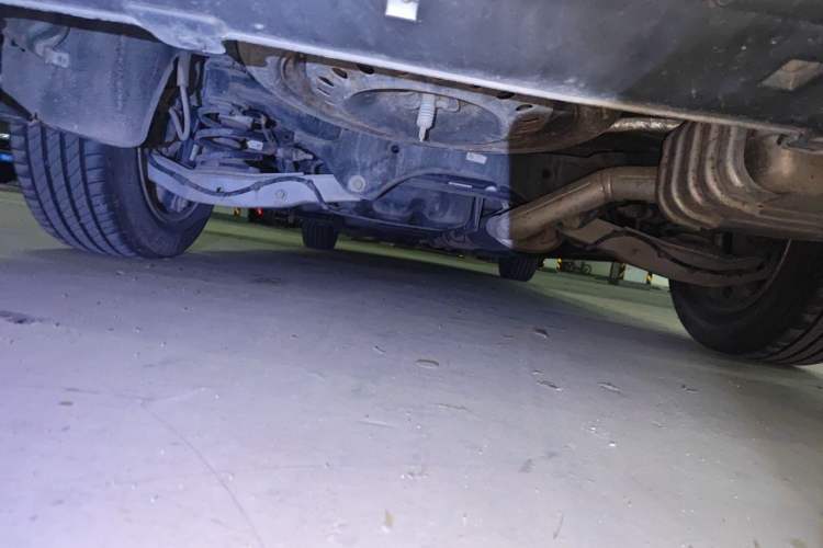 Used Buick GL8 2017 ES 28T Comfort Model China V Standard Chassis Rear