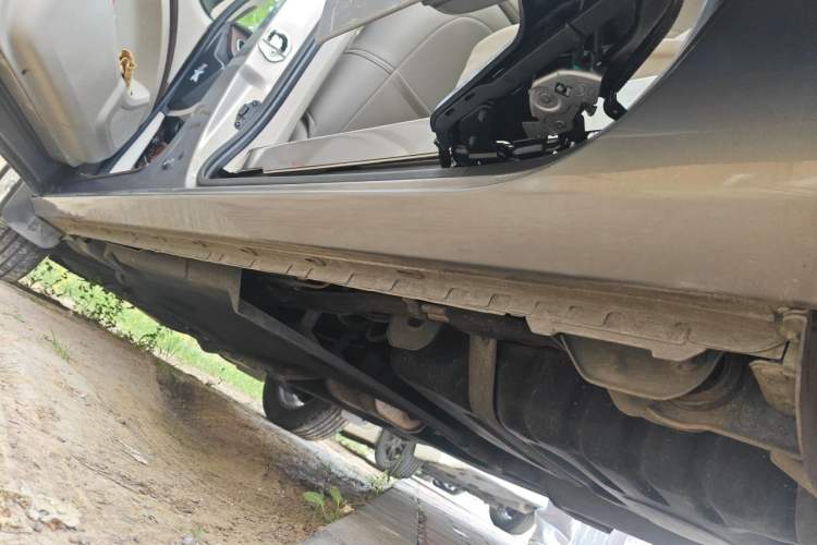 Used Buick GL8 2017 25S Comfort Version China V Standard Chassis Rear Left