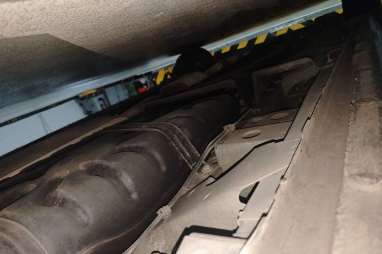 Used Buick GL8 2017 ES 28T Luxury Model China V Standard Chassis Rear Left