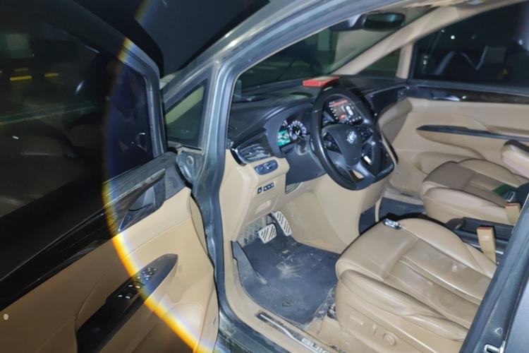 Used Buick GL8 2017 ES 28T Flagship Model China V Standard Driver Seat